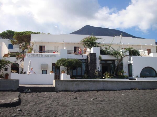 Nella Terra dei Ciclopi                 ( Isole Eolie - Stromboli) - immagine 10