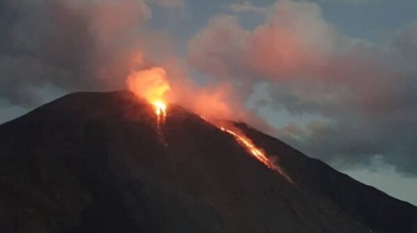Nella Terra dei Ciclopi                 ( Isole Eolie - Stromboli) - immagine 8