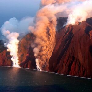 L'occhio del Ciclope             (Stromboli   Is. Eolie)