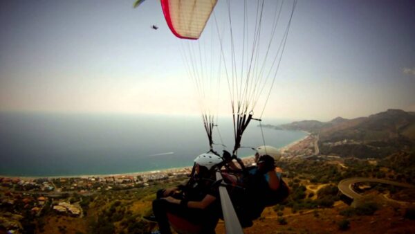 Volando sul fuoco                                                              (Catania) - immagine 10