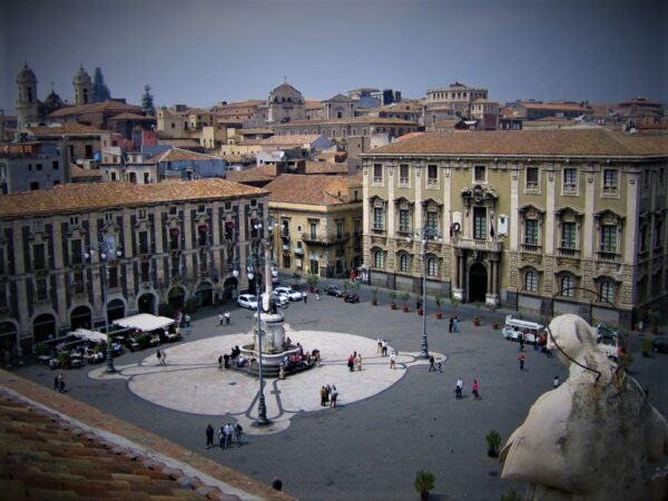 Volando sul fuoco                                                              (Catania) - immagine 5