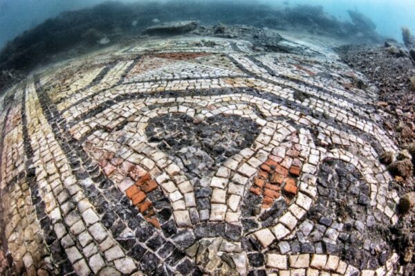 Nel Mare di Marmo                                        (Pozzuoli - Baia - Campi Flegrei) * - immagine 18